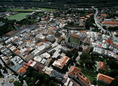 Luftaufnahme Hall (Foto: TVB Hall - Wattens) Luftaufnahme Hall (Foto: TVB Hall - Wattens)