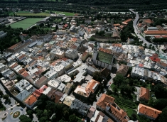 Luftaufnahme Hall (Foto: TVB Hall - Wattens) 