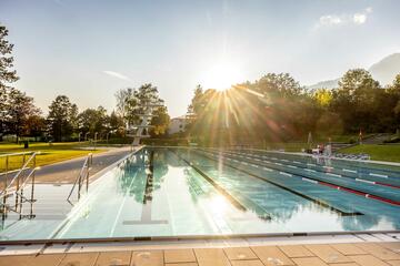 Jetzt auf digitale Rechnungen umsteigen & 12er Blöcke fürs Schwimmbad  gewinnen!